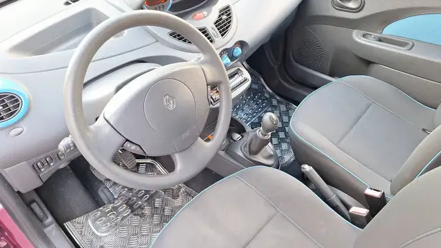 Renault Twingo view 8