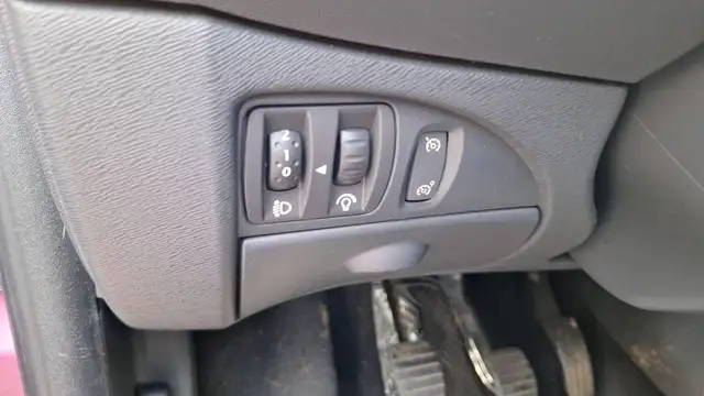 Renault Twingo view 13