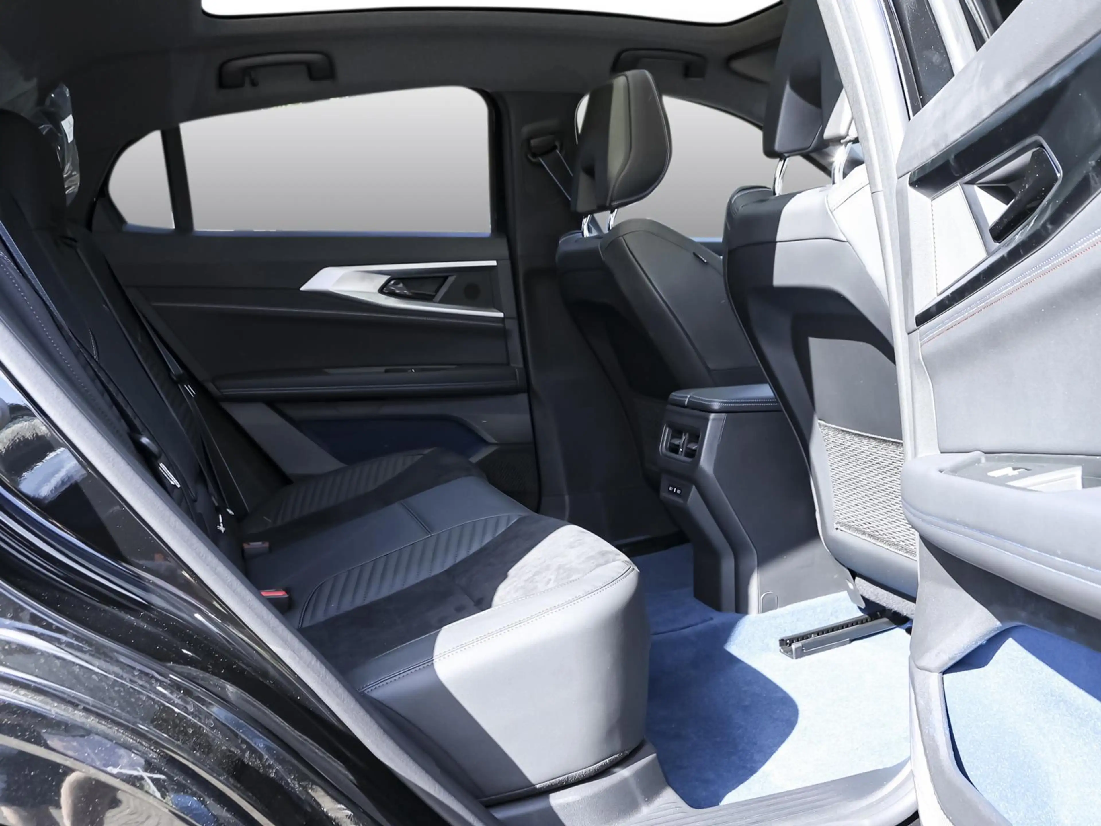 Renault Rafale Atelier Alpine PHEV 4x4 300 PanoDach — photo 4