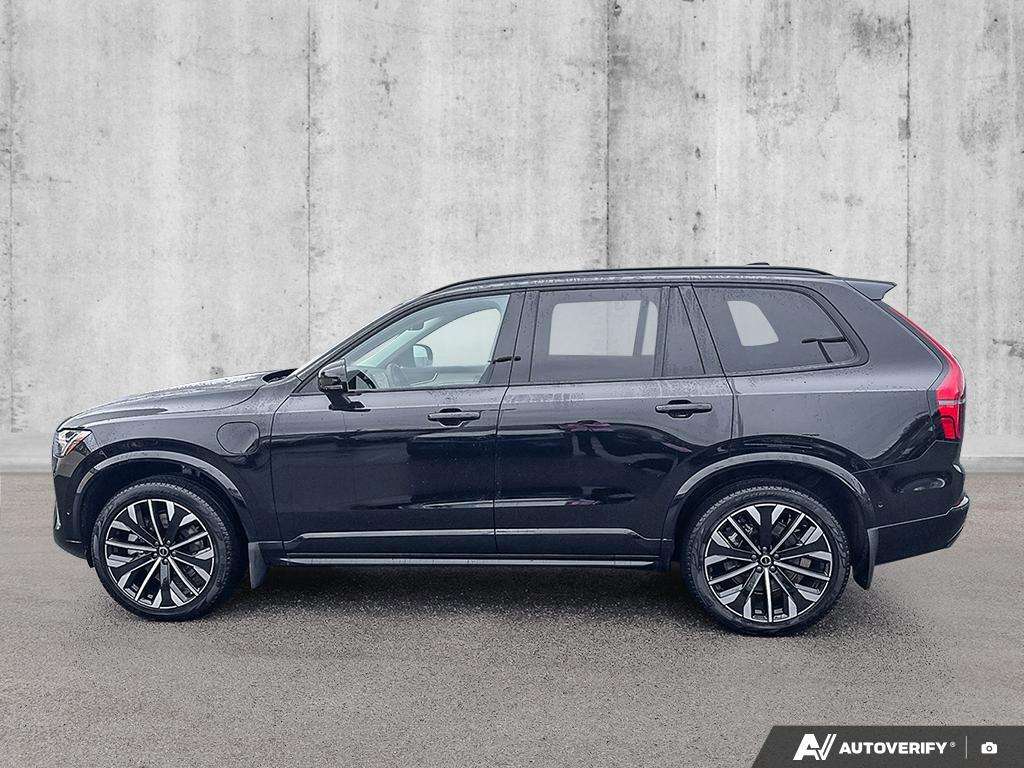 2026 Volvo XC90 T8 AWD Plus Dark Theme 7-Seater alt 3