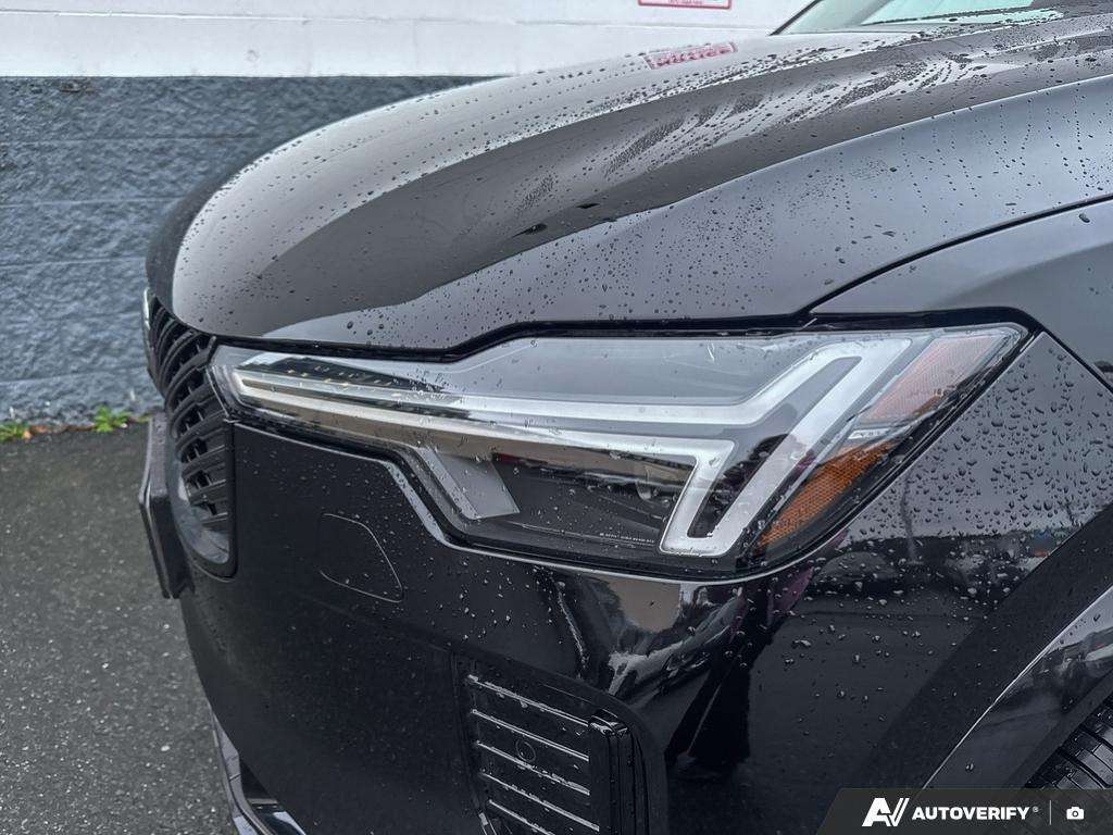 2026 Volvo XC90 T8 AWD Plus Dark Theme 7-Seater thumb 8