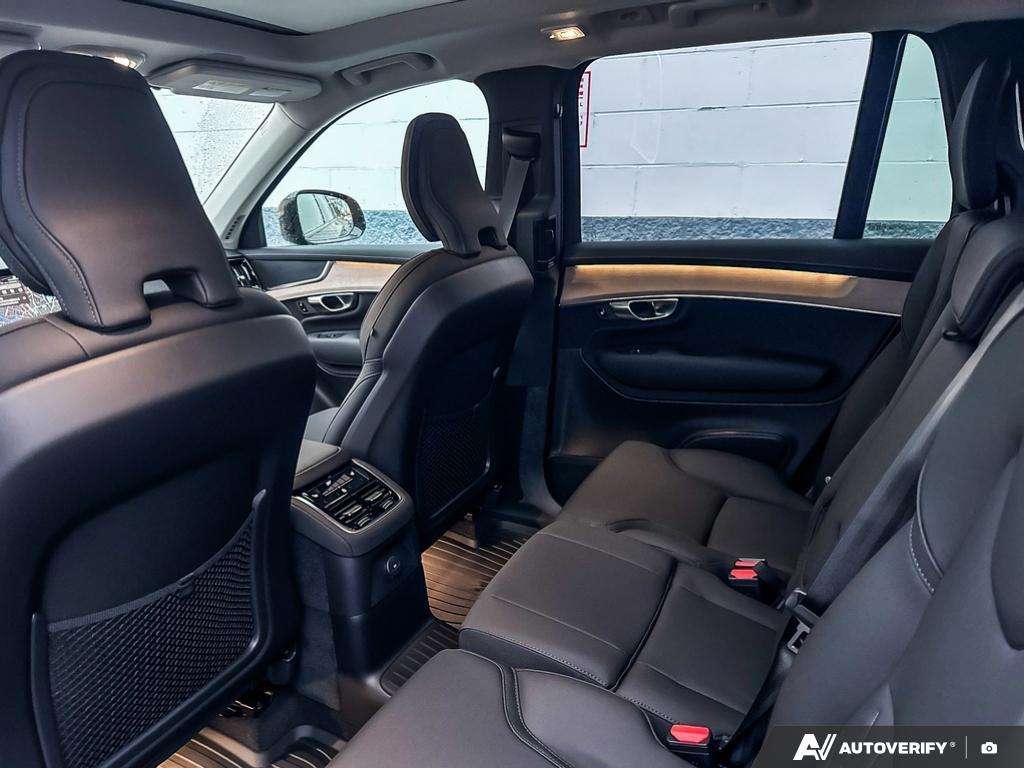 2026 Volvo XC90 T8 AWD Plus Dark Theme 7-Seater thumb 22