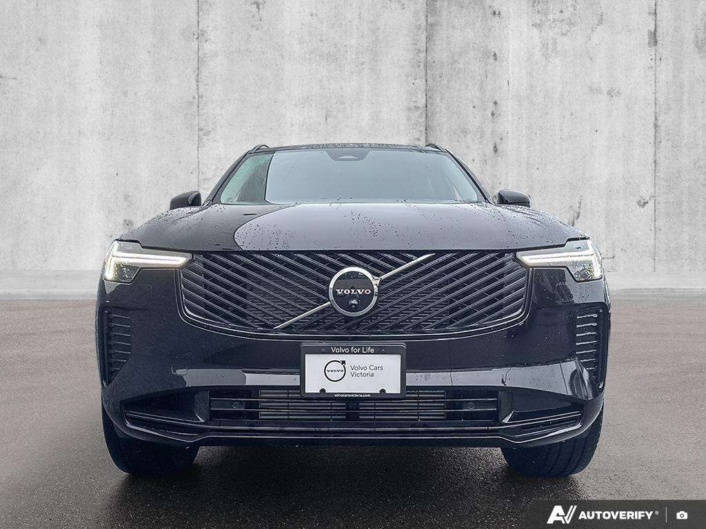 2026 Volvo XC90 T8 AWD Plus Dark Theme 7-Seater alt 2