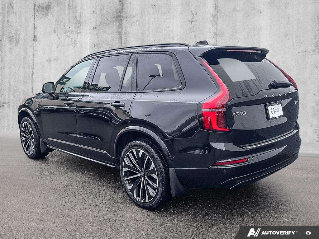 2026 Volvo XC90 T8 AWD Plus Dark Theme 7-Seater alt 4