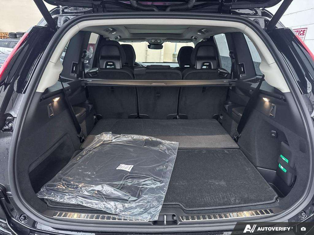 2026 Volvo XC90 T8 AWD Plus Dark Theme 7-Seater thumb 11