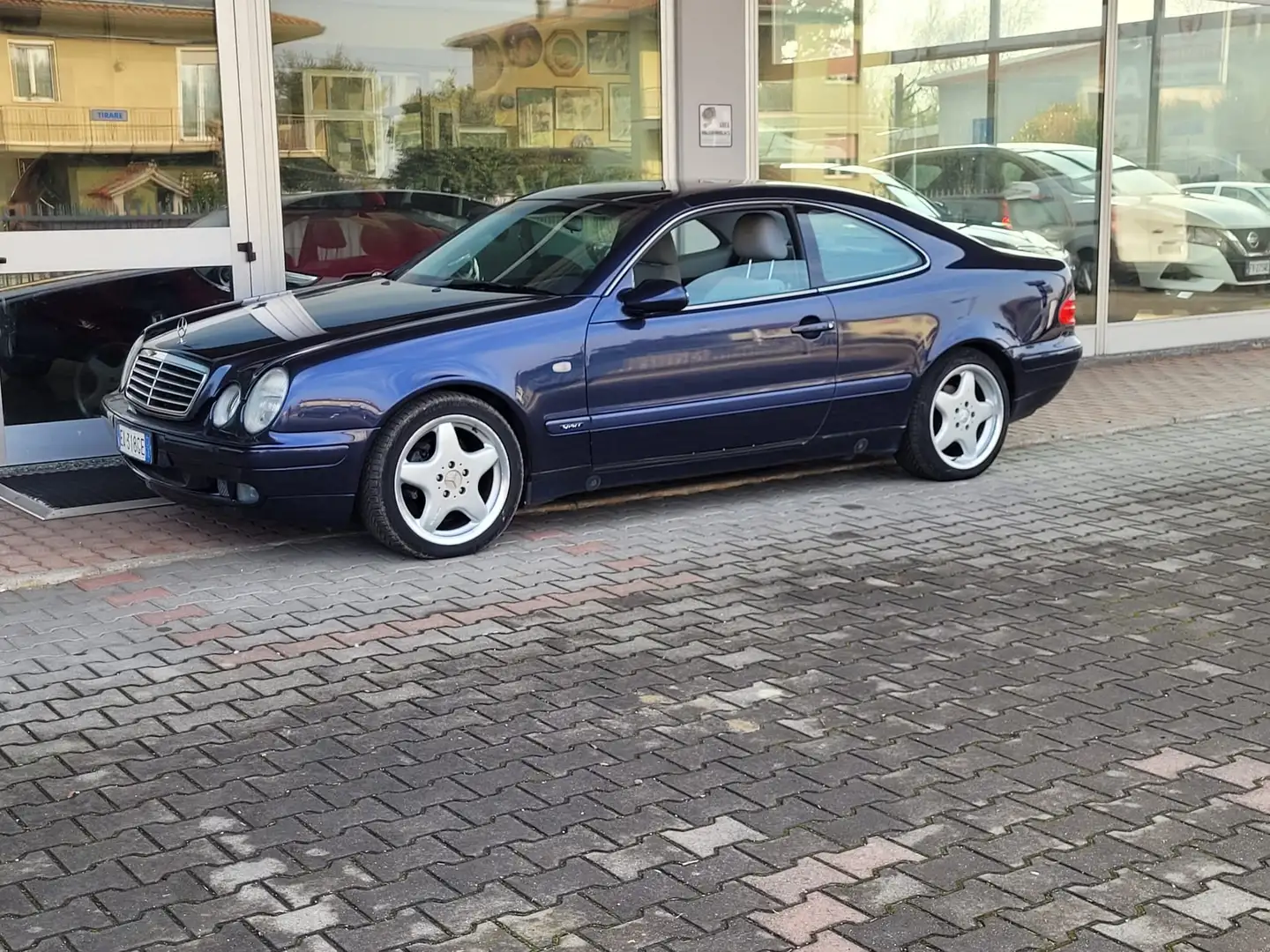 Mercedes-Benz CLK 220 Elegance Синій - 2