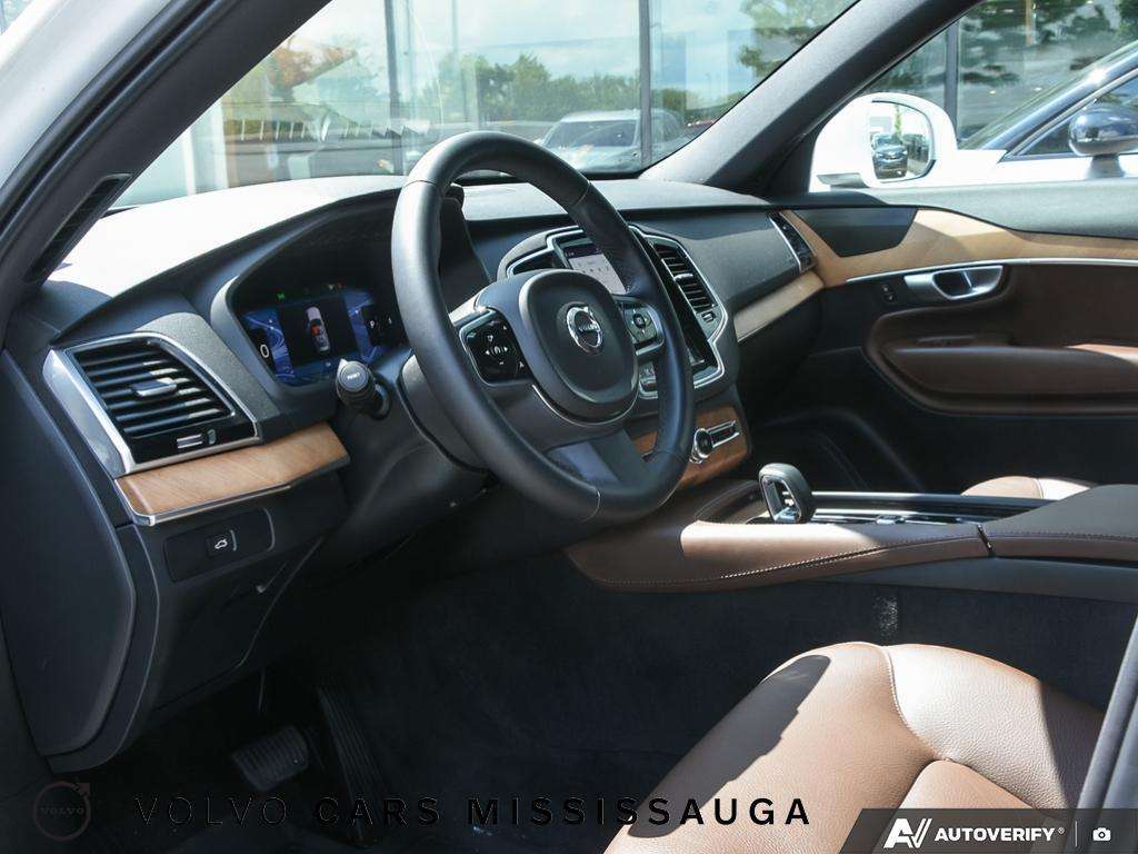 2024 Volvo XC90 Plus Bright Theme thumb 13