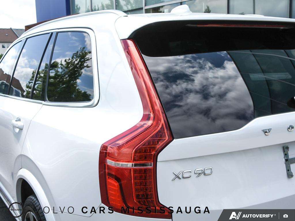 2024 Volvo XC90 Plus Bright Theme thumb 12