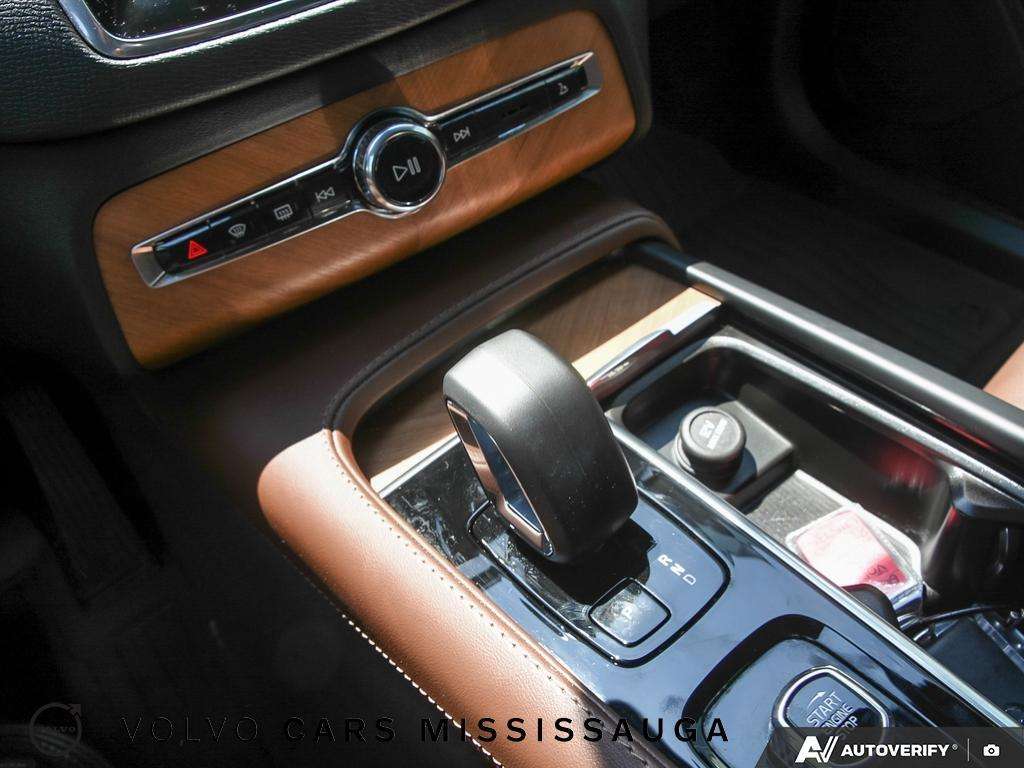 2024 Volvo XC90 Plus Bright Theme thumb 19