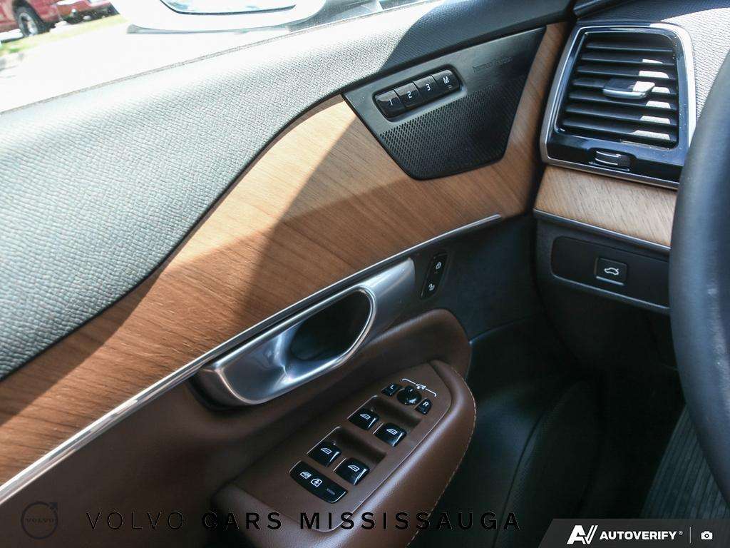 2024 Volvo XC90 Plus Bright Theme thumb 17