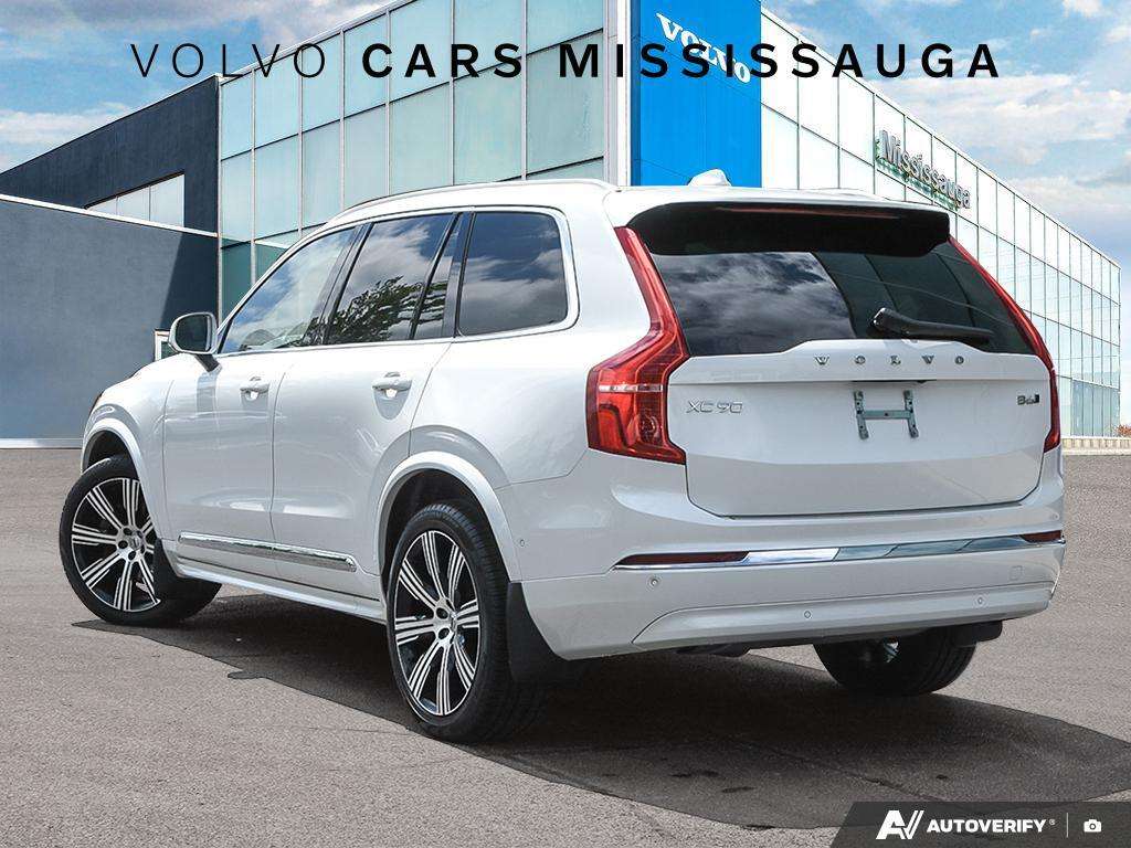 2024 Volvo XC90 Plus Bright Theme alt 4