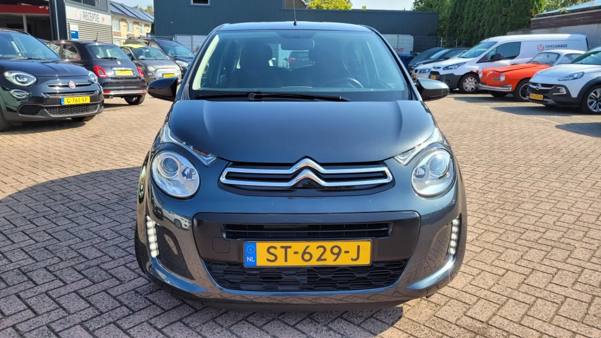 Citroen C1 1.0 e-VTi Feel airco, 5drs. Grijs - 2