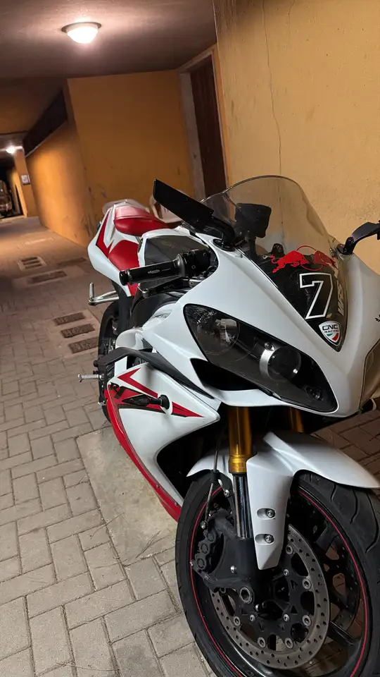 Yamaha R1-Z