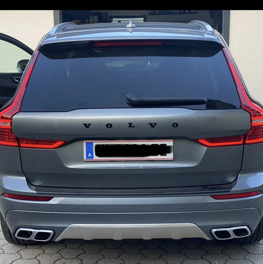 Volvo XC60 B4 Momentum Pro AWD Geartronic - 1
