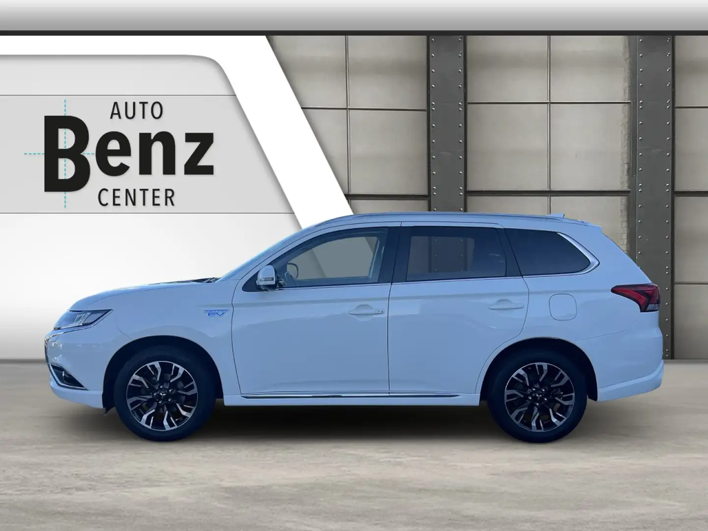 Mitsubishi Outlander 2.0 PHEV TOP 4WD *NAVI*STANDHEIZUNG* Klima Navi Weiß - 2