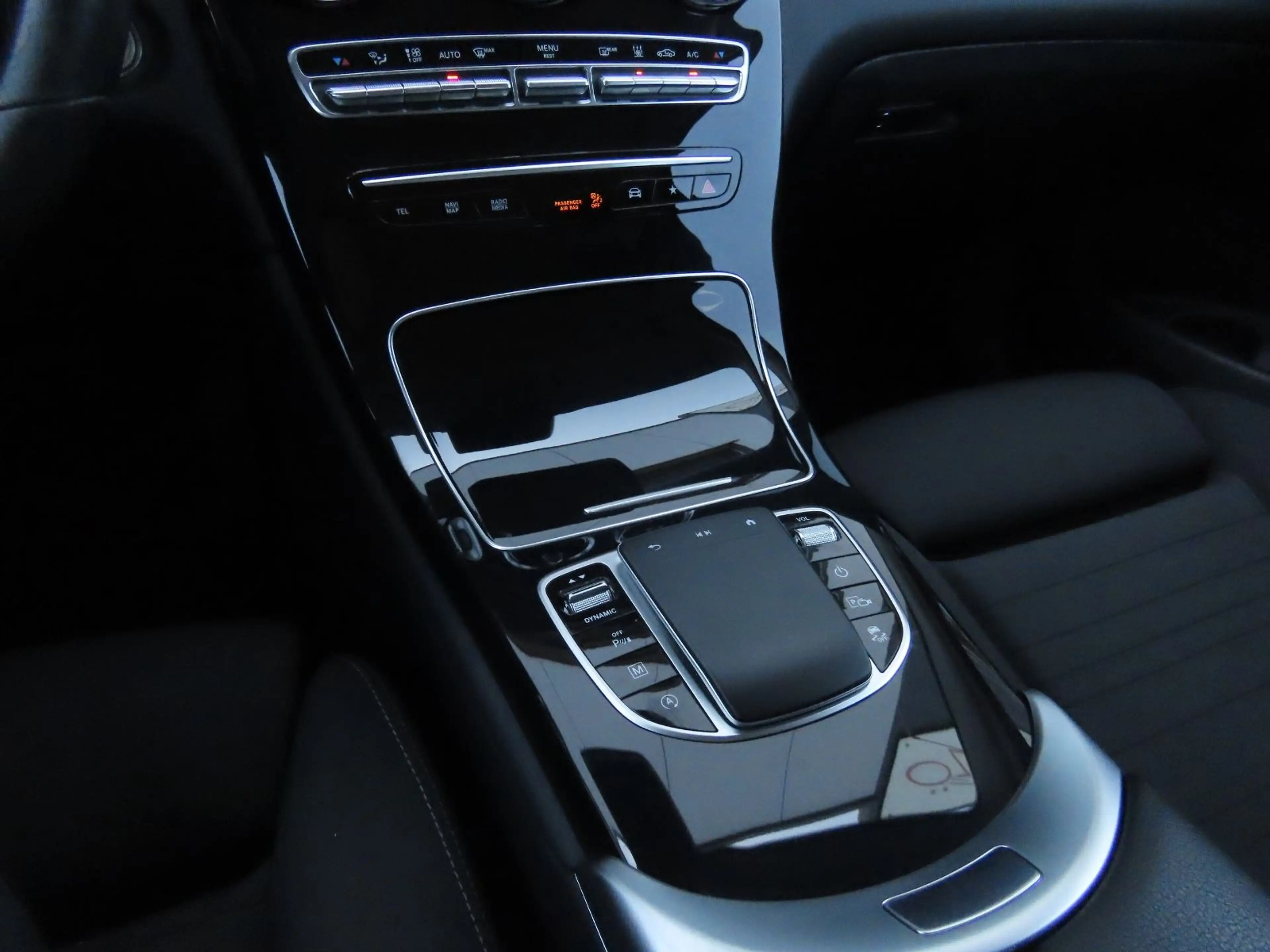 Mercedes-Benz GLC 220 d 4MATIC Autom. Sitzheizung Klima Keyless — photo 20