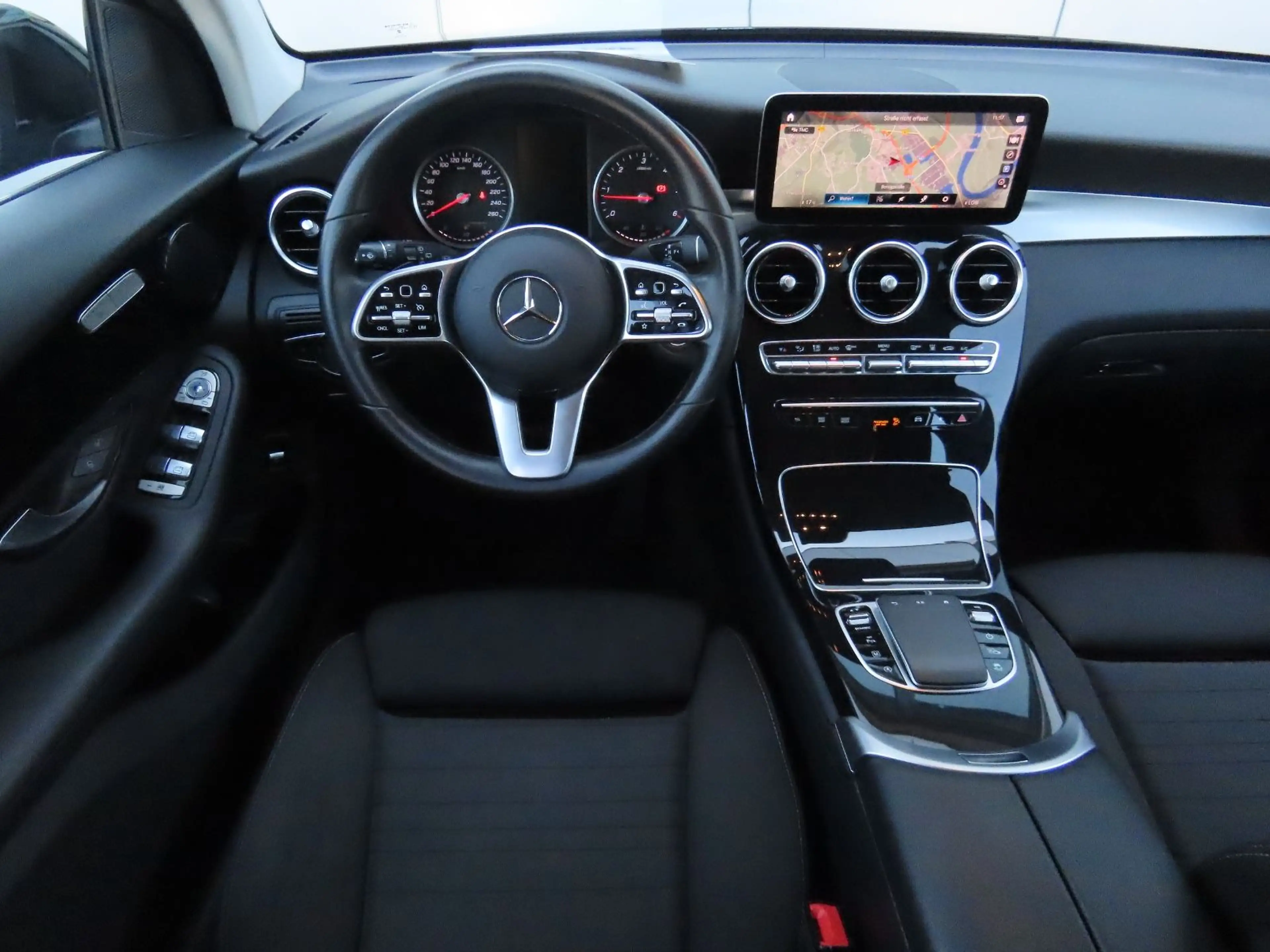 Mercedes-Benz GLC 220 d 4MATIC Autom. Sitzheizung Klima Keyless — photo 16