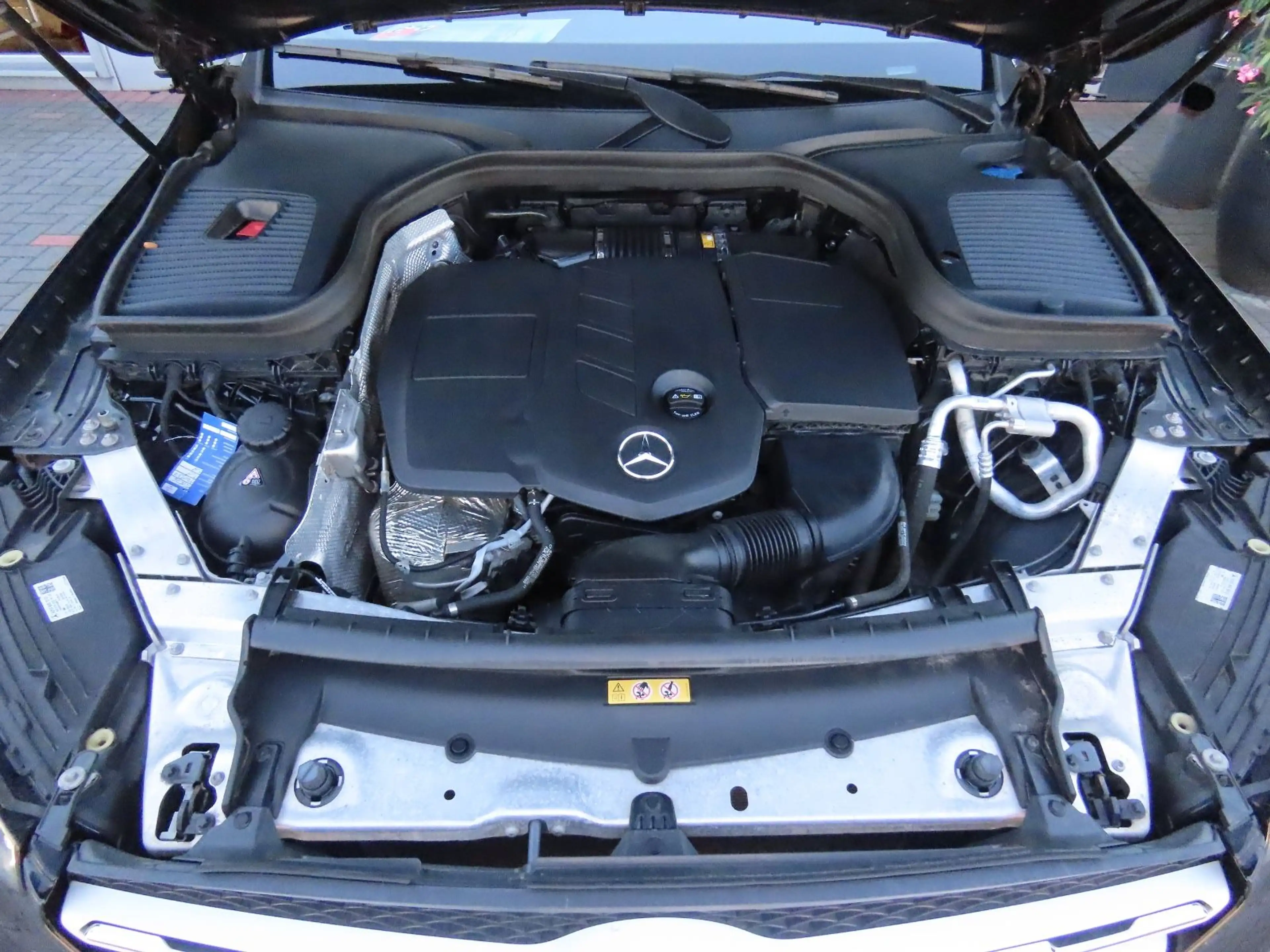 Mercedes-Benz GLC 220 d 4MATIC Autom. Sitzheizung Klima Keyless — photo 3