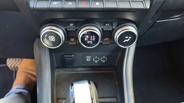 Renault Captur view 13