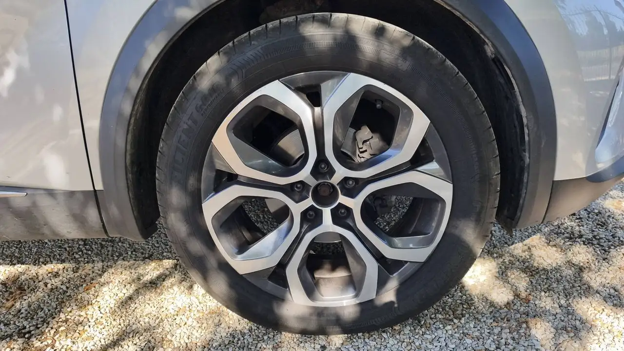 Renault Captur — photo 17