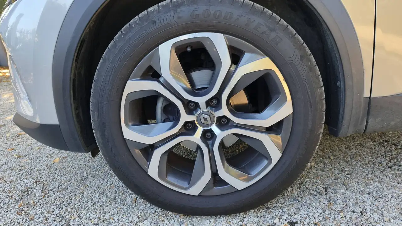 Renault Captur — photo 18