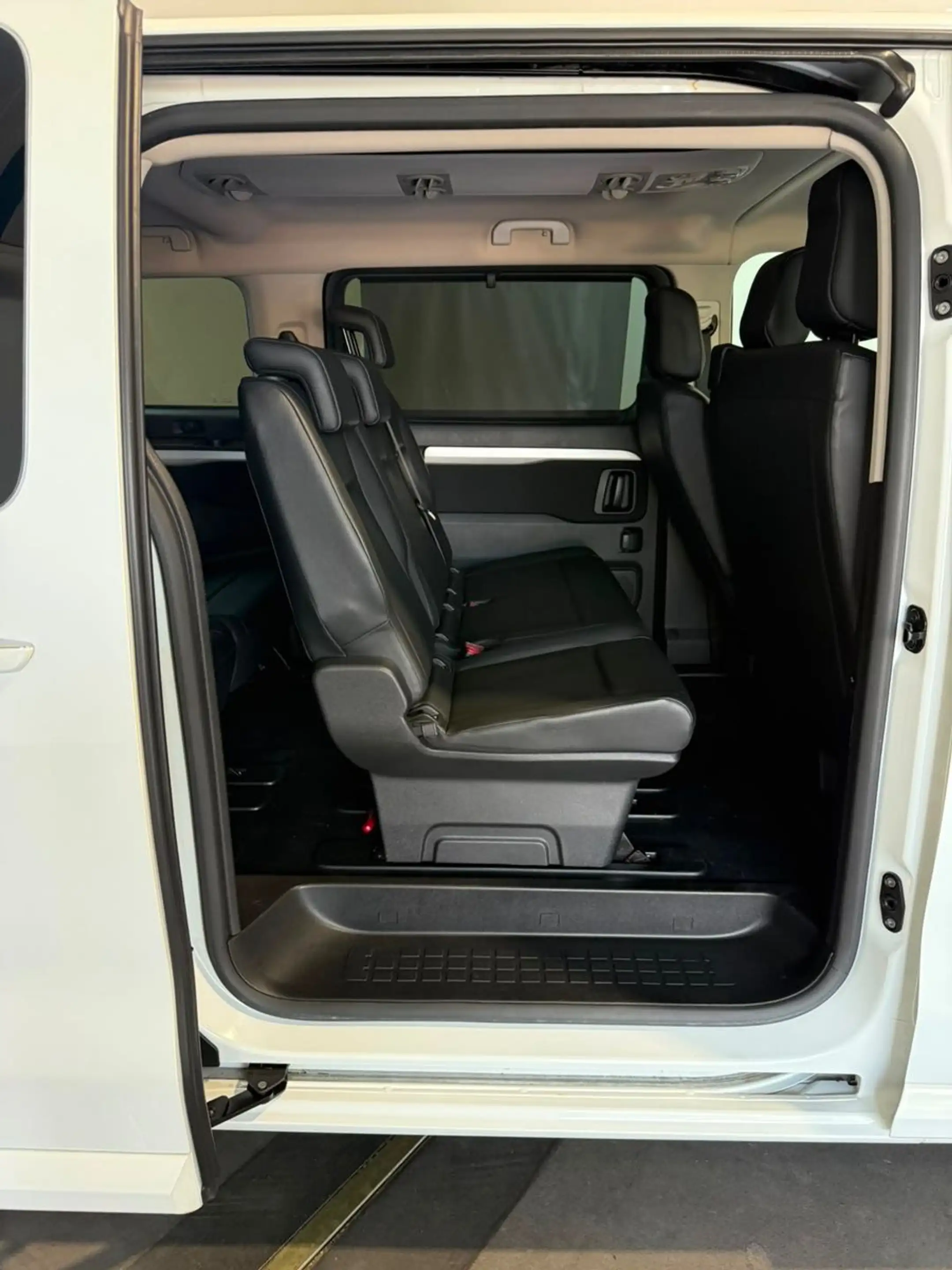 Citroen Spacetourer Business M 2.0 HDI NAVI+KAMERA+LED — photo 15