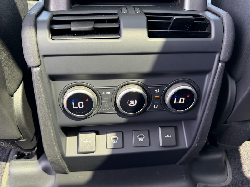 Land Rover Defender 110 D250 First Edition // 7zit — photo 12