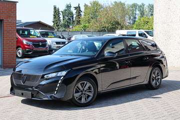 APPLE-CARPLAY*PARKEERSENSOREN*TREKHAAK*CRUISE-CONTROLE*