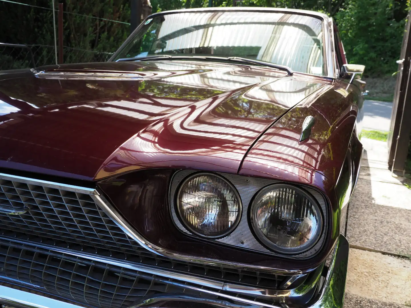 Ford Thunderbird 2 Door Hardtop Coupe Rot - 2