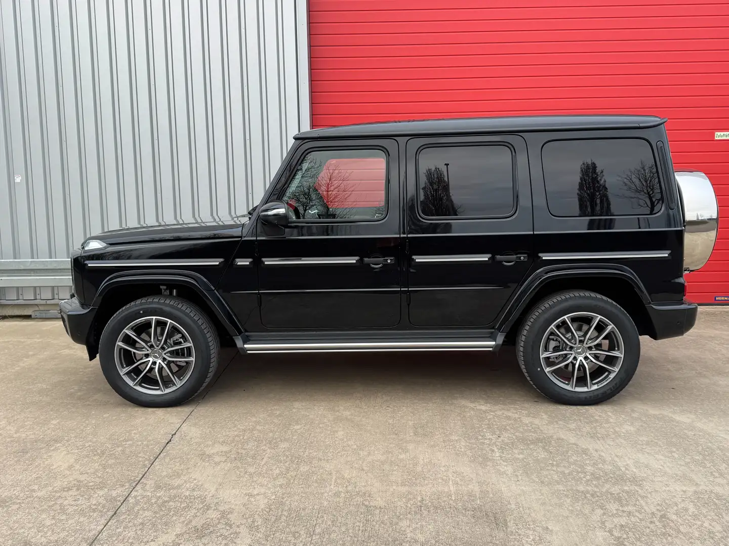 Mercedes-Benz G 450 G 450 AMG LINE SOFORT+SD+BURMESTER+360° Zwart - 1