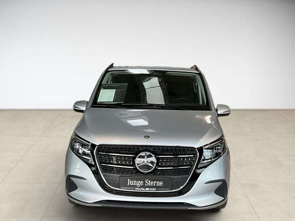 Mercedes-Benz V 220
