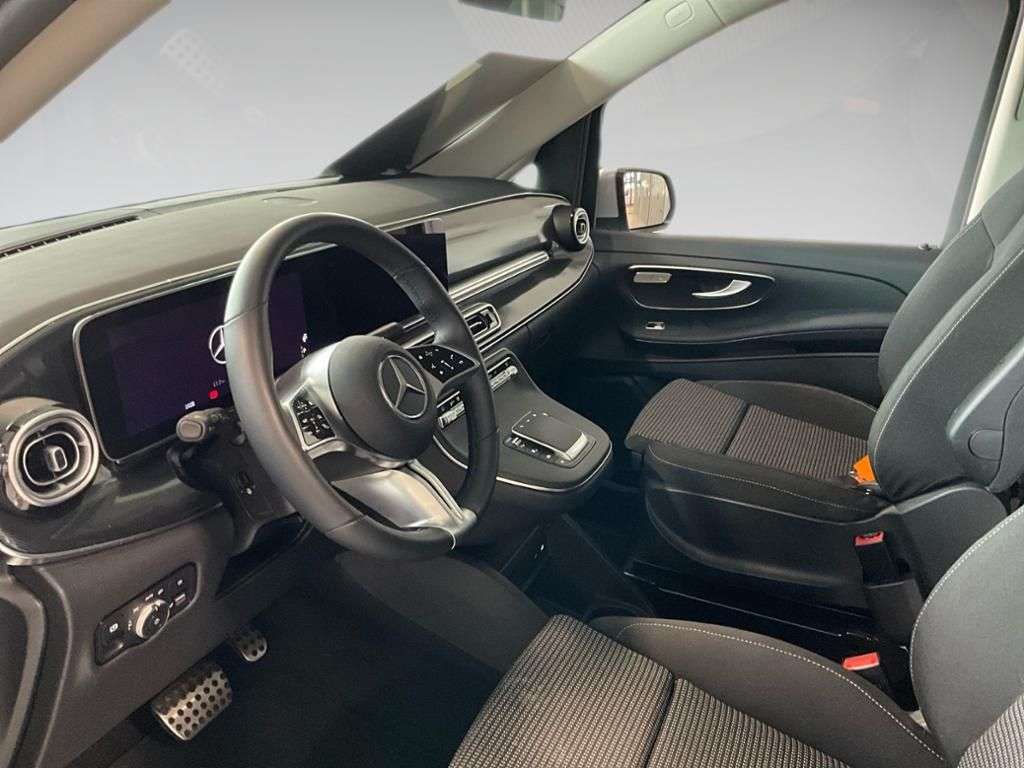 Mercedes-Benz V 220