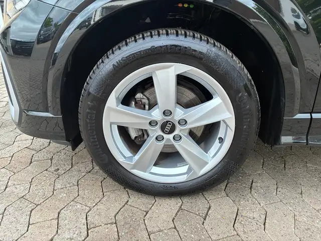 Audi Q2 view 4