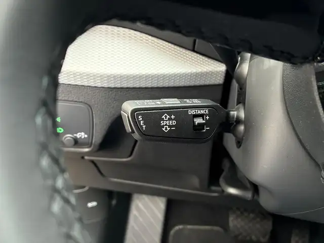 Audi Q2 view 13