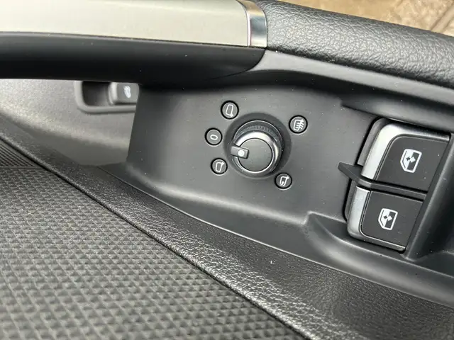 Audi Q2 view 9