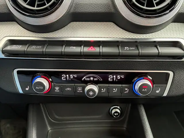 Audi Q2 view 11