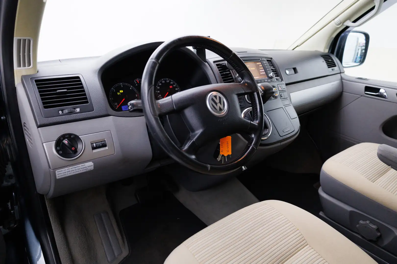 Volkswagen California Camper T5 2.5 TDI 5 cilinder autom Grijs - 2