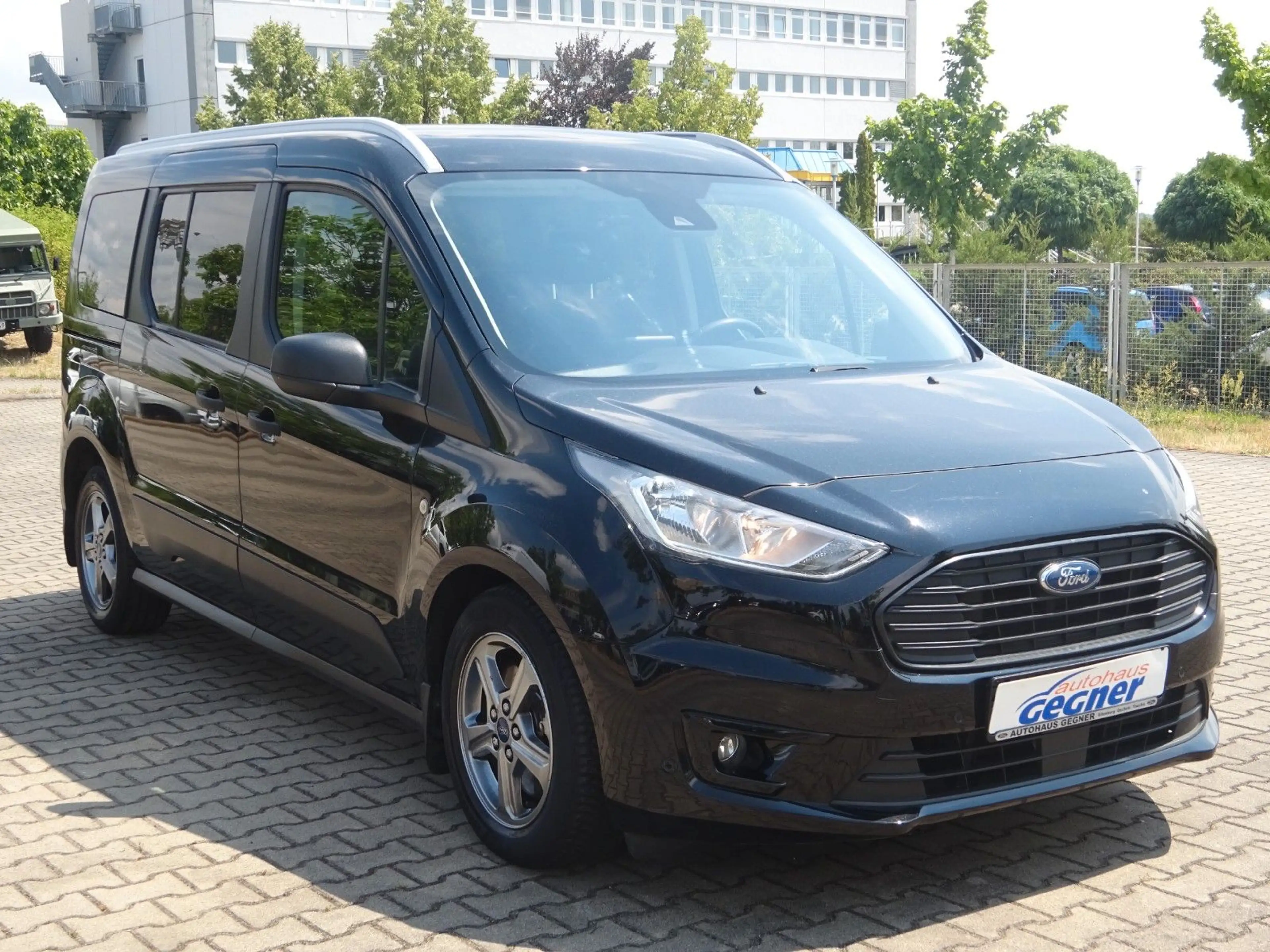 Ford Grand Tourneo Connect 120PS Autm. Trend AHK — photo 14