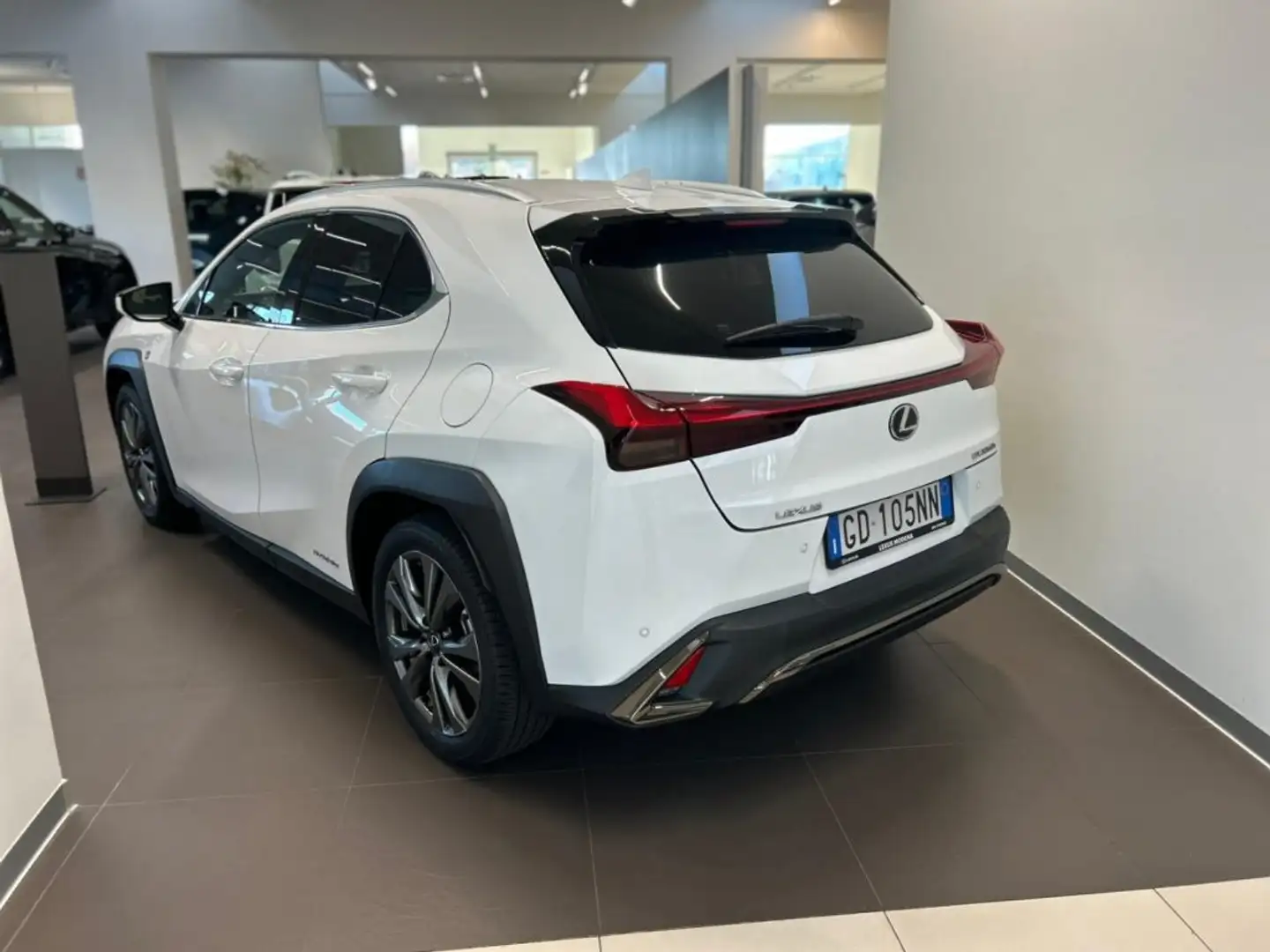 Lexus UX Full Electric UX Hybrid 4WD F Sport Blanc - 2