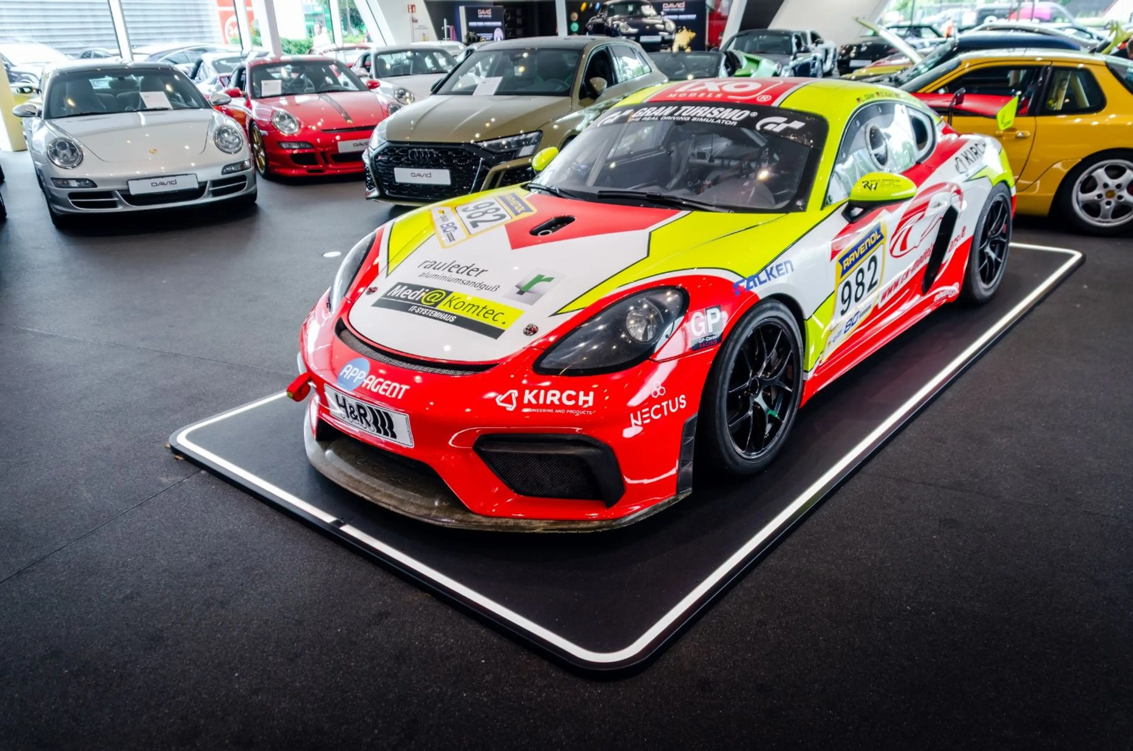 Porsche Cayman GT4 Clubsport MR *DMSB*Manthey* — photo 4