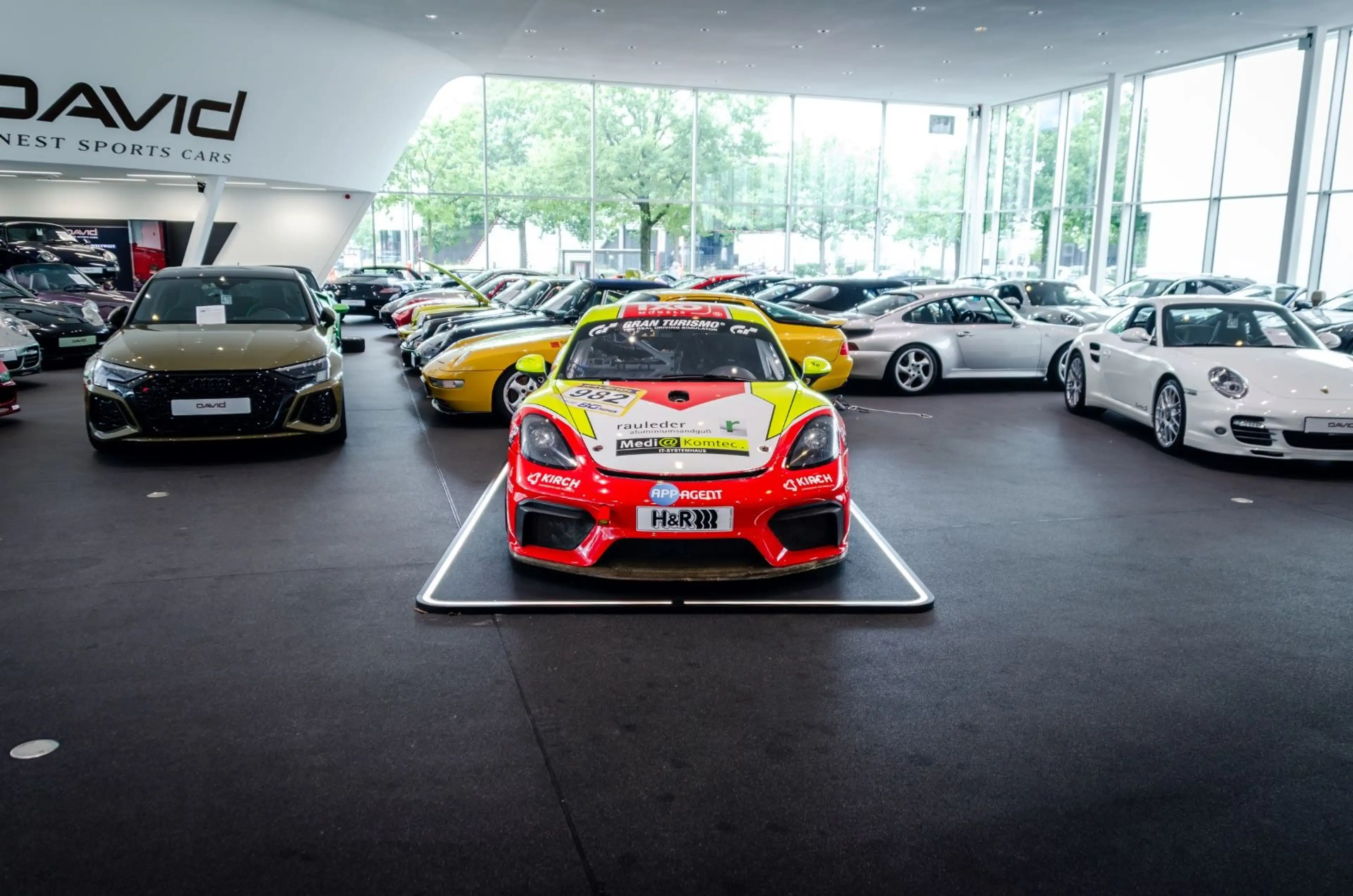 Porsche Cayman GT4 Clubsport MR *DMSB*Manthey* — photo 2