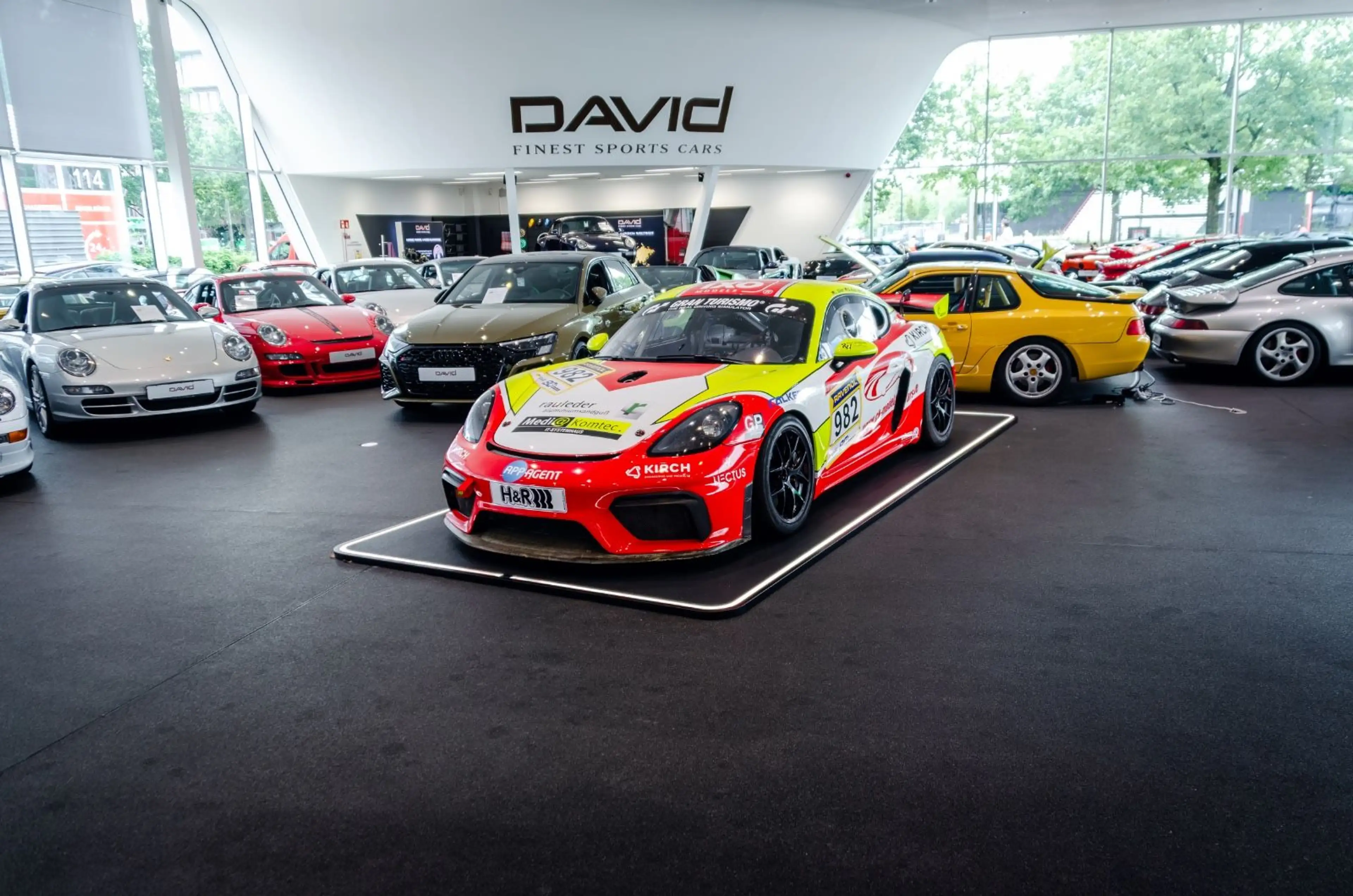 Porsche Cayman GT4 Clubsport MR *DMSB*Manthey* — photo 3