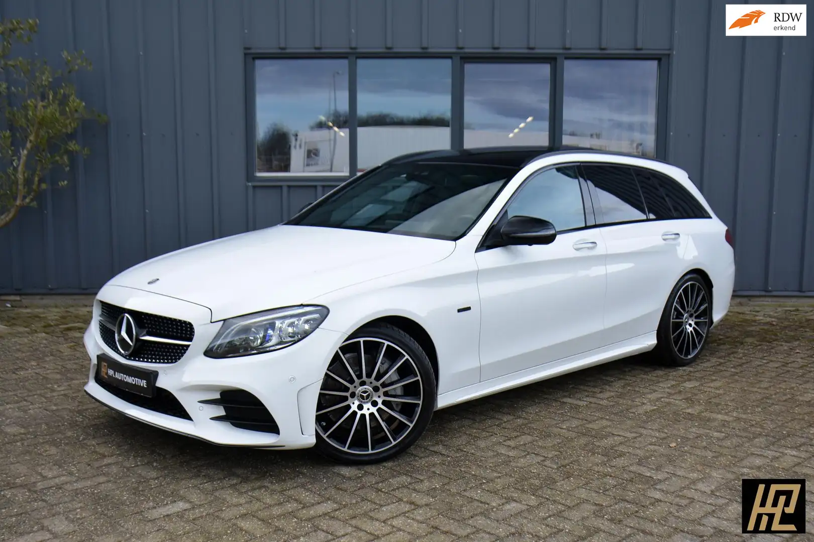 Mercedes-Benz C 300 Estate 300e 320pk AMG Premium * Luchtvering * Pano Wit - 1