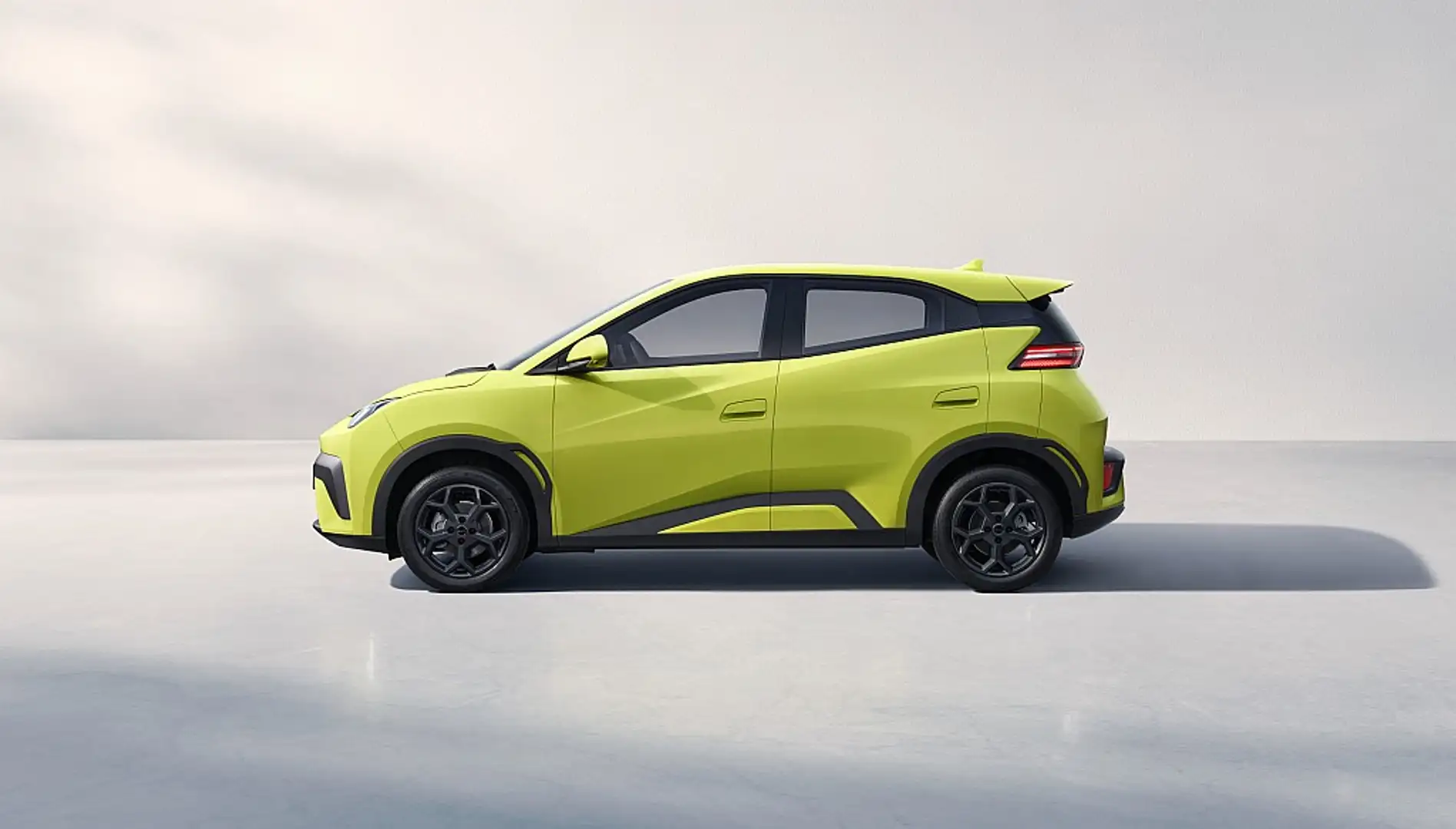 BYD Dolphin Surf 43,2 kWh Boost Österreich Paket *Vorbestel... Gelb - 1
