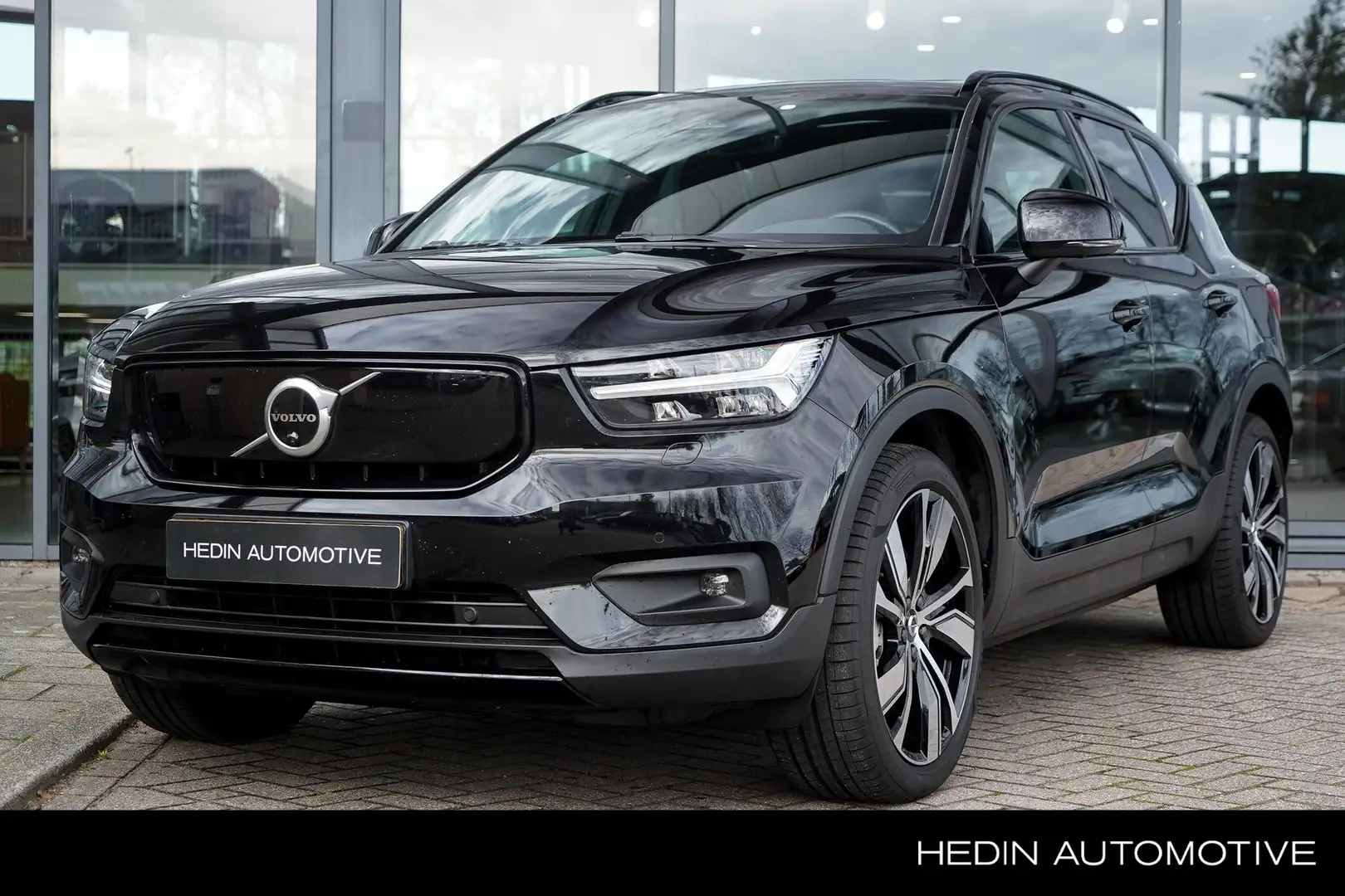 Volvo XC40 Recharge P8 AWD R-Design | 20 Inch | Panorama Dak Noir - 1