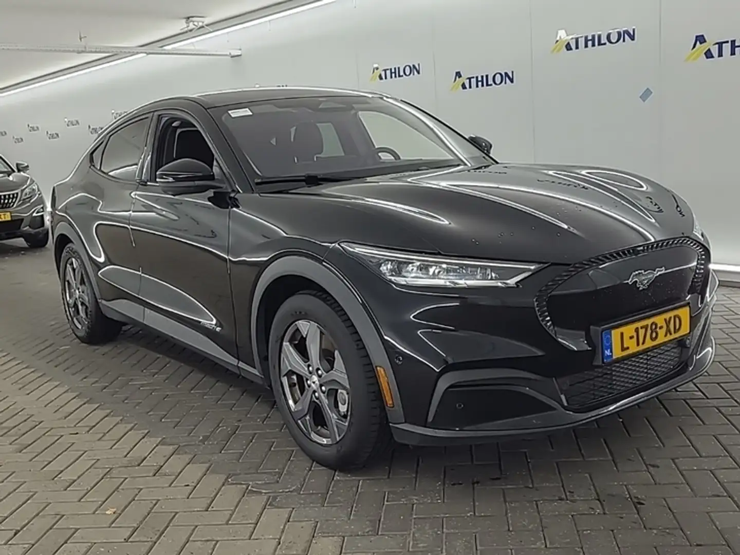 Ford Mustang Mach-E 75kWh 269pk RWD [ B&O+CARPLAY+ACC+LEDER+CAMERA+STO Zwart - 2