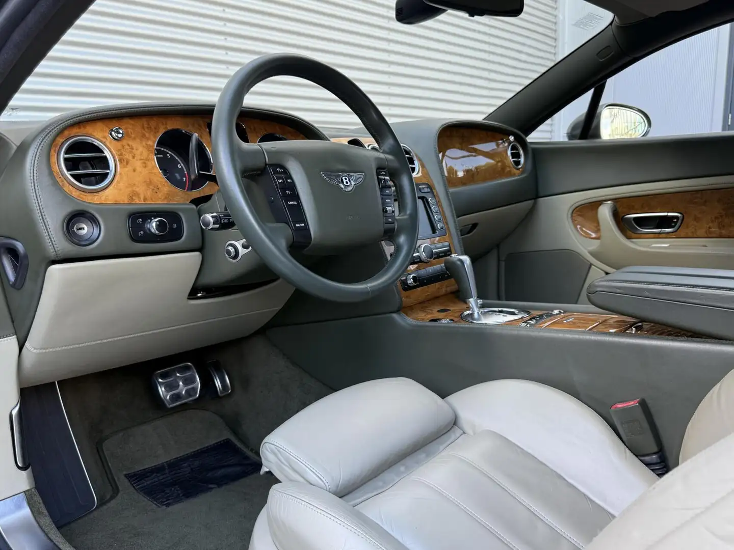 Bentley Continental GT 6.0 W12 Uniek Nederlandse Auto 110123 Km Gereden P Grijs - 2