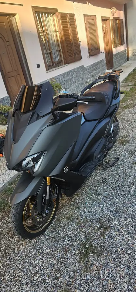 Yamaha Tmax 560