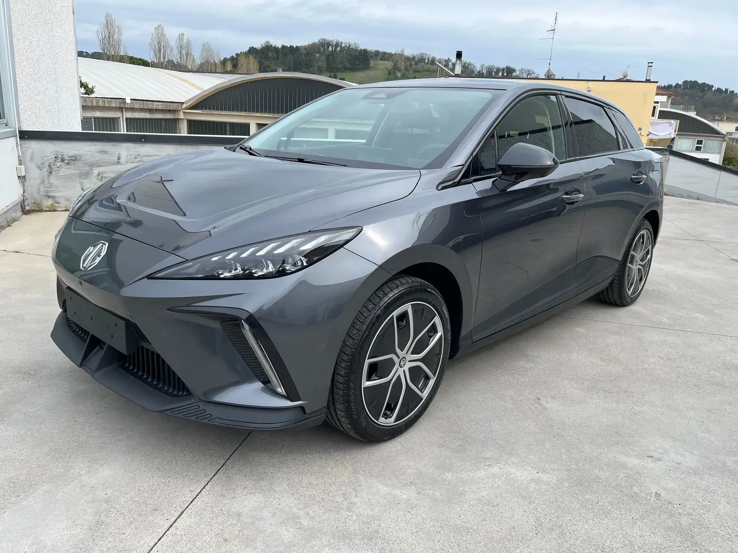 MG MG4 64KWH KM0 LUXURY ZERO ANTICIPO 255€ MESE Szürke - 1