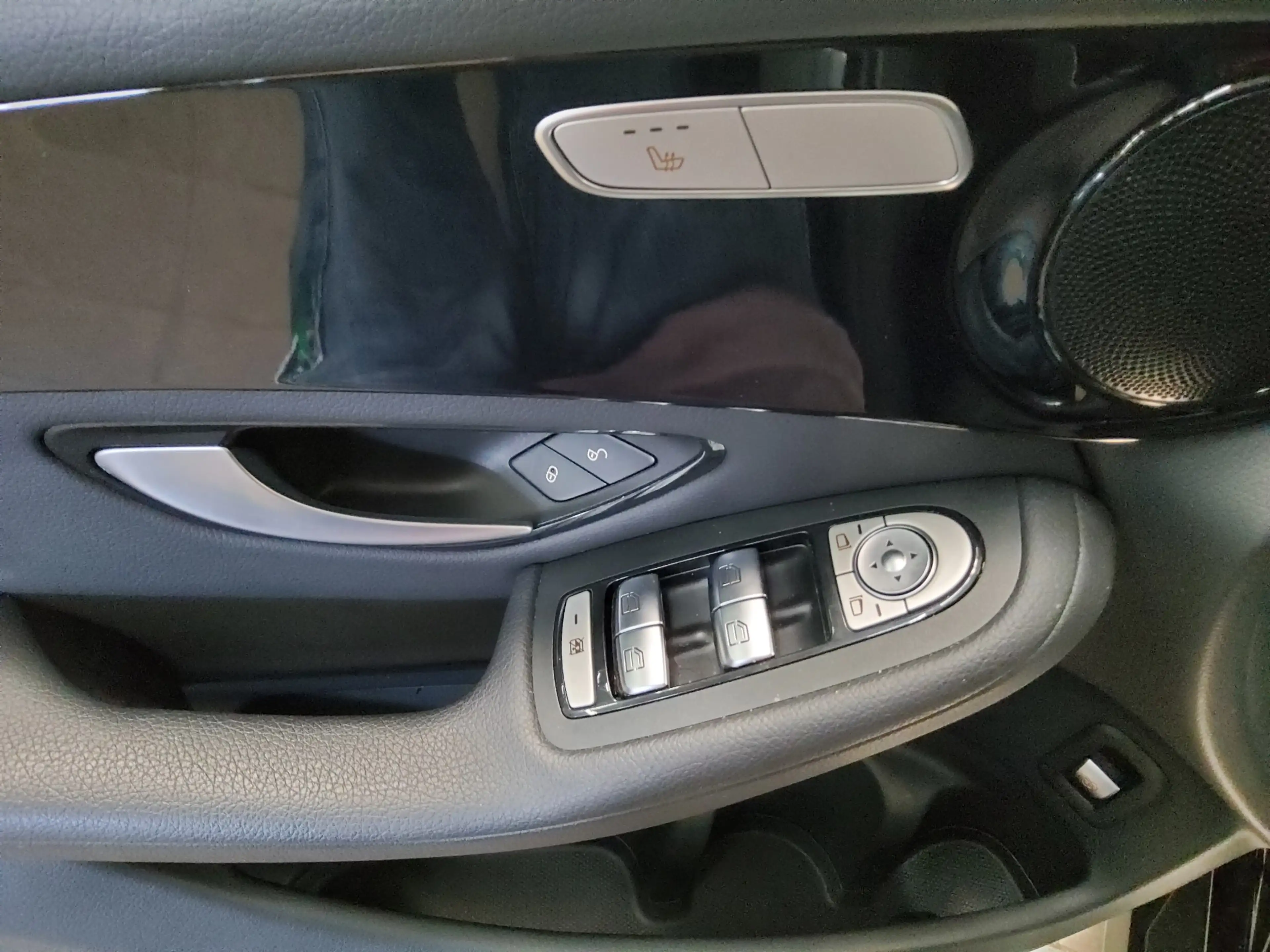 Mercedes-Benz GLC 400 Coup d 4M Leder Navi LED GSD — photo 9
